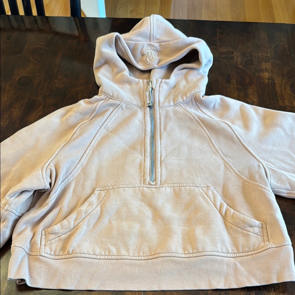 Lululemon cropped scuba hoodie gently worn